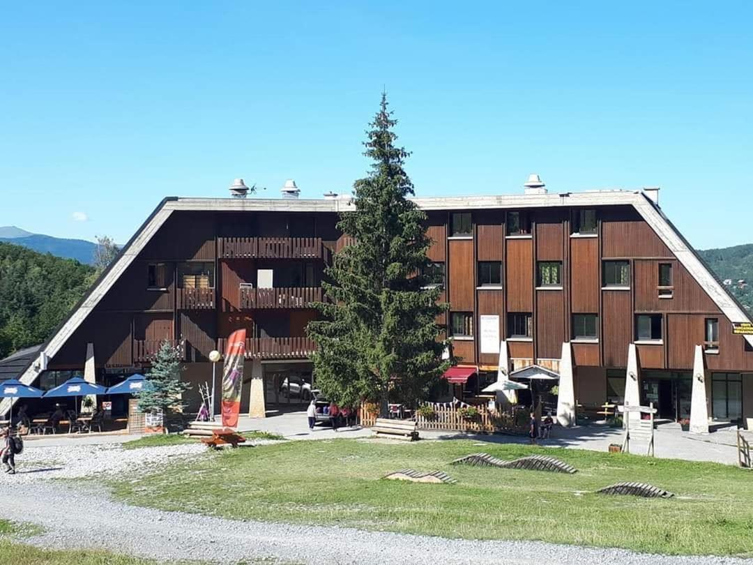Hotel Saint Jean Montclar  Exterior photo